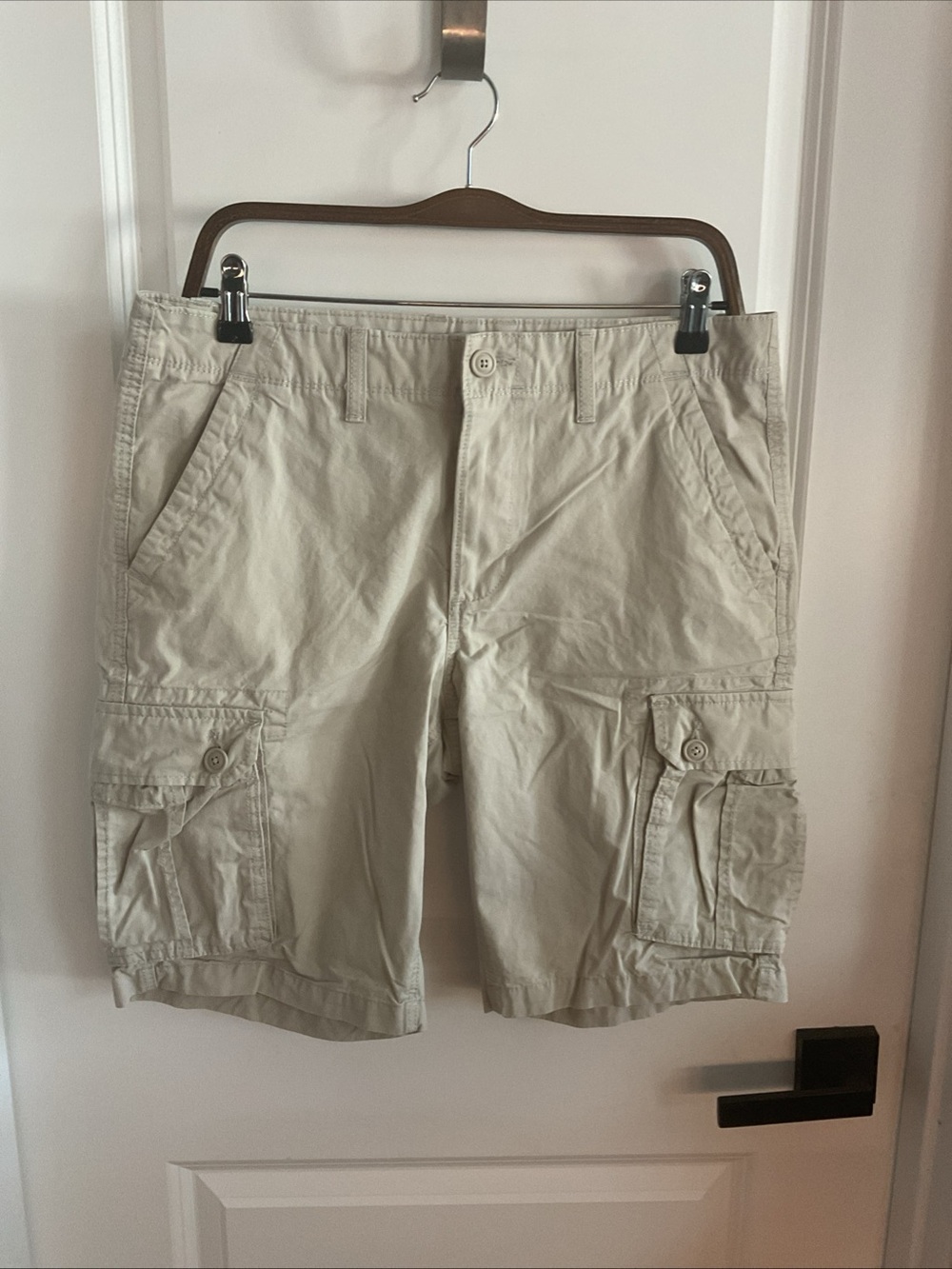 Sonoma - Beige Cargo Shorts with Utility Pockets - Men’s Size 32